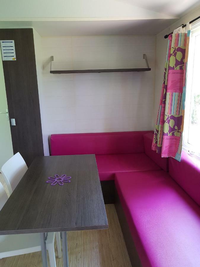Camping Le Mouliat Hotel Moncrabeau Ngoại thất bức ảnh