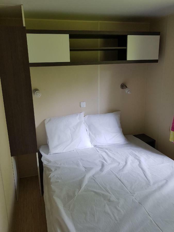 Camping Le Mouliat Hotel Moncrabeau Ngoại thất bức ảnh